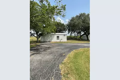1840 Loop 522, Ganado, TX 77962 - Photo 6