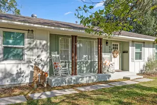 804 Peach St, El Campo, TX 77437 - Photo 4