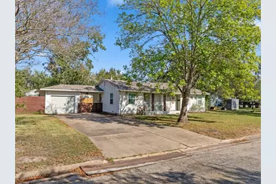 804 Peach Street, El Campo, TX 77437 - Photo 2