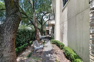 1110 Autrey St, Houston, TX 77006 - Photo 12