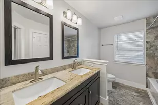90 N Walden Elms Cir, The Woodlands, TX 77382 - Photo 16