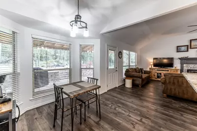 1977 Greentree Drive, Huntsville, TX 77340 - Photo 18