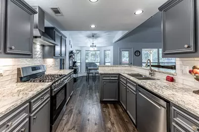 1977 Greentree Drive, Huntsville, TX 77340 - Photo 16