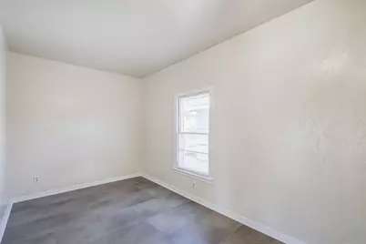 2206 15th Avenue N, Texas City, TX 77590 - Photo 8