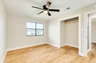 210 Cactus, Oyster Creek, TX 77541 - Photo 10