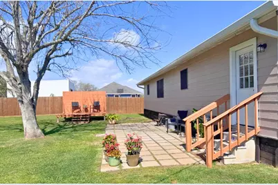 210 Cactus, Oyster Creek, TX 77541 - Photo 14