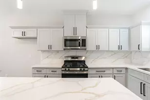 9909 Dipping Woods St, Houston, TX 77076 - Photo 4