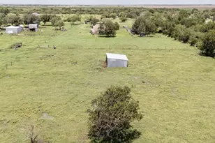 503 Rabbit Run Rd, Victoria, TX 77905 - Photo 4