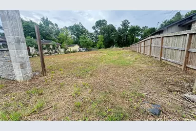 9016 Sherburne Street, Houston, TX 77016 - Photo 2