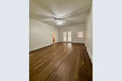 210 E Phillips Street, Conroe, TX 77301 - Photo 18