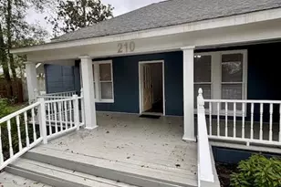 210 E Phillips St, Conroe, TX 77301 - Photo 4