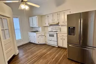 210 E Phillips St, Conroe, TX 77301 - Photo 10