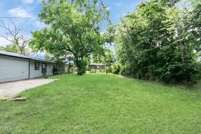 5738 Kenilwood Drive, Houston, TX 77033 - Photo 42