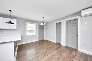 5738 Kenilwood Dr, Houston, TX 77033 - Photo 16