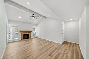 10211 Sugar Branch Dr, Houston, TX 77036 - Photo 4