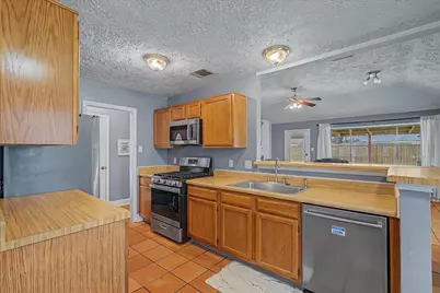 742 Sugar Hill Drive, La Porte, TX 77571 - Photo 12