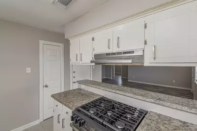 7135 Kings Drive, Baytown, TX 77521 - Photo 8