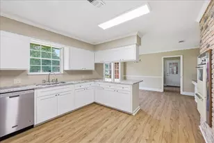 2201 Tall Oaks Dr, Orange, TX 77632 - Photo 10
