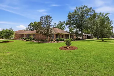 2201 Tall Oaks Drive, Orange, TX 77632 - Photo 2