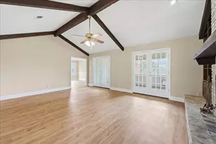 2201 Tall Oaks Dr, Orange, TX 77632 - Photo 8
