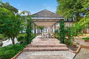 359 N Post Oak Ln, Houston, TX 77024 - Photo 38