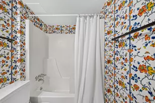 359 N Post Oak Ln, Houston, TX 77024 - Photo 22