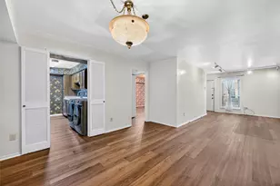 359 N Post Oak Ln, Houston, TX 77024 - Photo 10