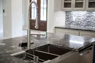 811 Overbrook Dr, Huntsville, TX 77340 - Photo 14