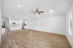 9830 N Goshawk Trl, Conroe, TX 77385 - Photo 12
