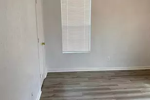 5237 Carmen St, Houston, TX 77033 - Photo 14