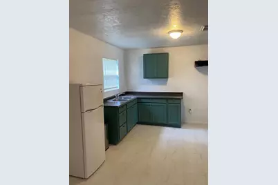 5237 Carmen Street, Houston, TX 77033 - Photo 8