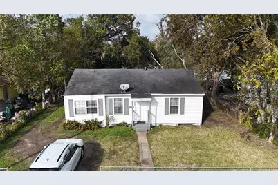 5237 Carmen Street, Houston, TX 77033 - Photo 2