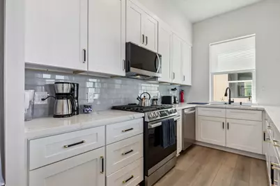 3622 Niko Ct, Galveston, TX 77554 - Photo 6