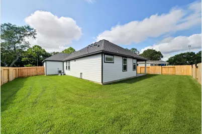 103 Bentwater Lane, Clute, TX 77531 - Photo 28