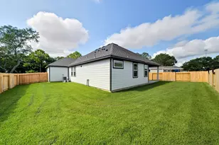 103 Bentwater Ln, Clute, TX 77531 - Photo 28