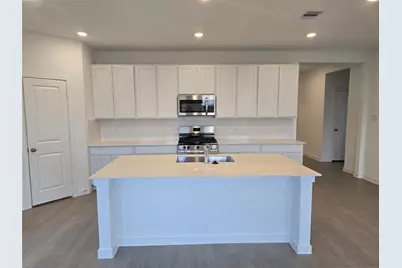 8214 Opal Pond Drive, Angleton, TX 77515 - Photo 4