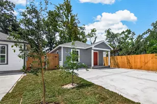 7412 S Hall St, Houston, TX 77028 - Photo 2