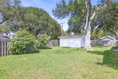 3010 Lamar Circle, El Campo, TX 77437 - Photo 34