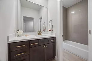 2122 Banks St, Houston, TX 77098 - Photo 12