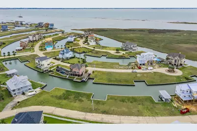 27 Isla Morada, Hitchcock, TX 77563 - Photo 2