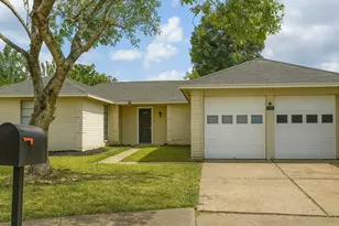 2706 Mayflower Landing Ct, Webster, TX 77598 - Photo 1