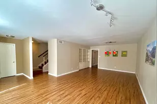 13140 Trail Hollow Dr, Houston, TX 77079 - Photo 2