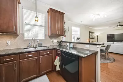 1430 W 24th Street, Houston, TX 77008 - Photo 10