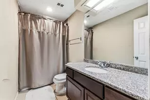 8515 Twisting Vine Ln, Houston, TX 77040 - Photo 14
