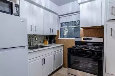 109 Fargo #B, Houston, TX 77006 - Photo 2