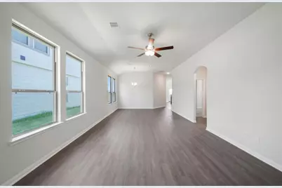 207 Tejas Village Parkway, Beasley, TX 77417 - Photo 4