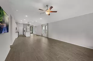 446 Lake Day Dr, Conroe, TX 77304 - Photo 10