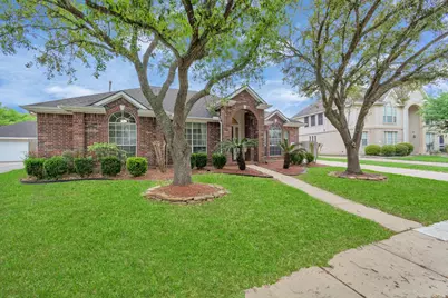 1915 Crescent Oak Drive, Missouri City, TX 77459 - Photo 2