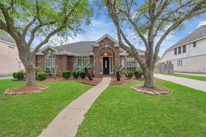 1915 Crescent Oak Drive, Missouri City, TX 77459 - Photo 1