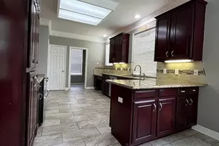 54 Parsley Ct, Lake Jackson, TX 77566 - Photo 8